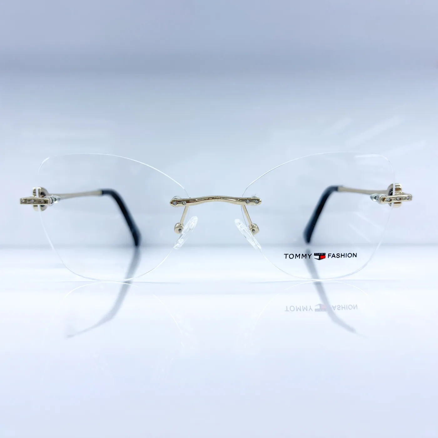 Zoom Opticals Ajman store and frame collection, photo 5